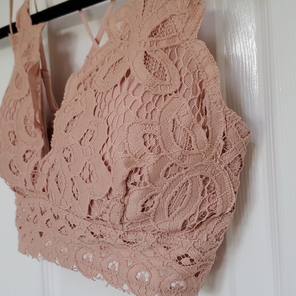 Lace Bralette with padding blush - Picture 3 of 3